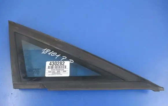 Seat Leon (1P) Front door vent window glass four-door 