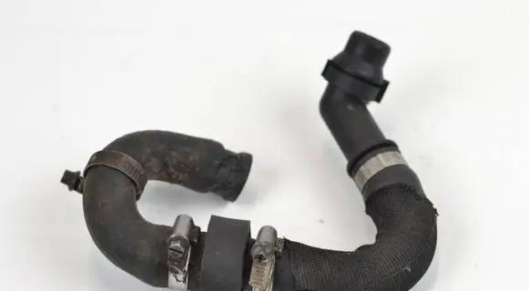 Engine coolant pipe/hose