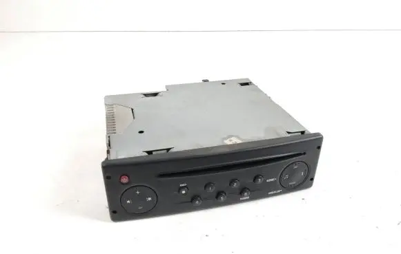 Renault Master II Radio/CD/DVD/GPS head unit 8200633634B