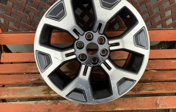 Renault Alaskan R18 alloy rim 