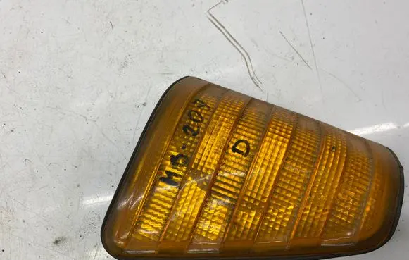 Mercedes-Benz C W203 Front indicator light