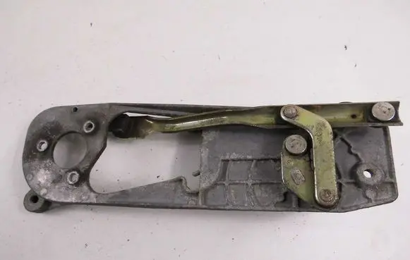 Front wiper linkage
