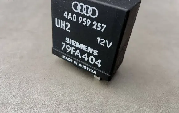 Audi 80 90 S2 B4 Electric power window relay 4A0959257 79FA404