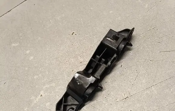 Opel Insignia B Front bumper mounting bracket 39145051 366947856