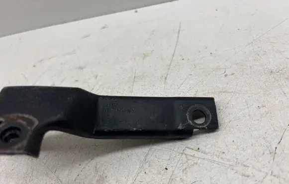 Audi A4 S4 B7 8E 8H Fuel pump bracket 059130180B