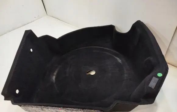 Maserati Ghibli Spare wheel section trim 