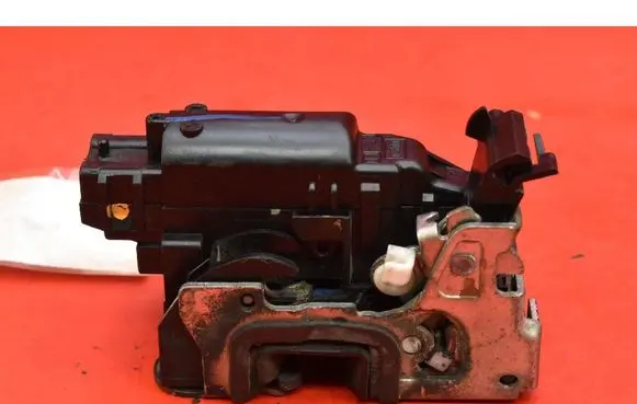 Dacia Dokker Front door lock 