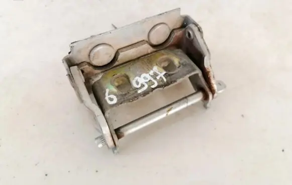 Ford Focus Tailgate/trunk/boot hinge c809a