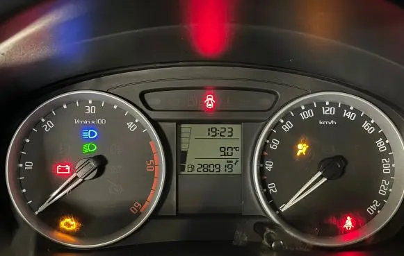 Skoda Roomster (5J) Speedometer (instrument cluster) 5J0920810C 023284 A2C53111440
