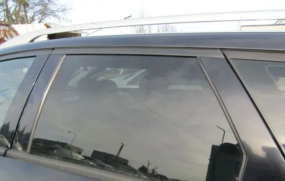 Ford Mondeo MK IV Rear door window glass 