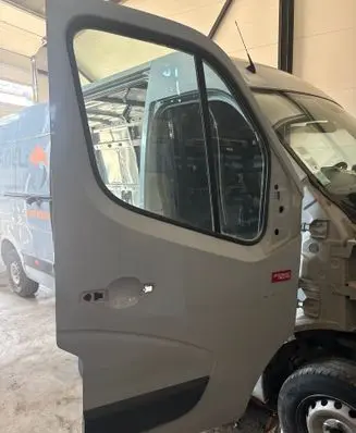 Renault Master III Front door