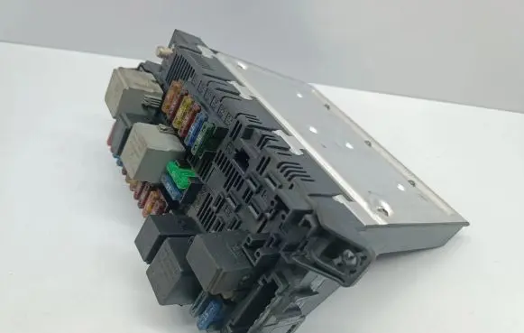 Mercedes-Benz E W211 SAM control unit 2115453901 A2115453901