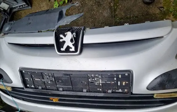Peugeot 307 Front bumper