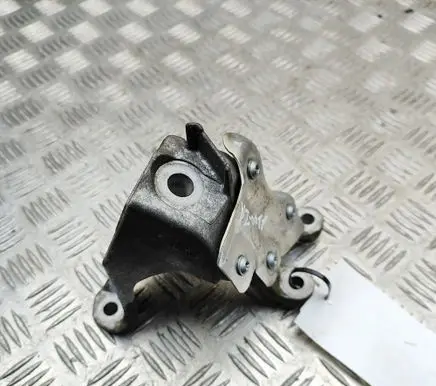 BMW 3 G20 G21 Engine mounting bracket 6876206