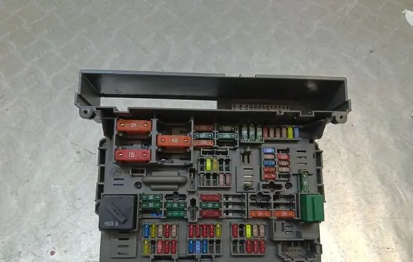 BMW 3 E92 E93 Fuse module 9119446