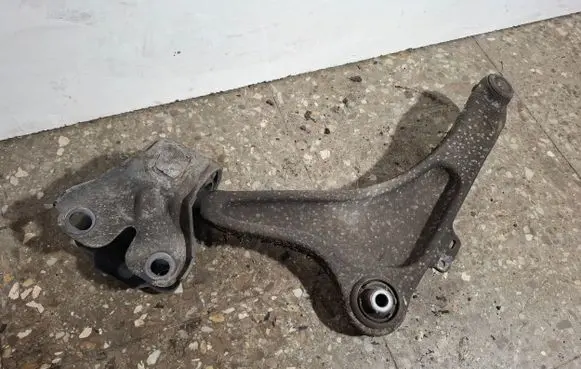 Volvo V60 Front lower control arm/wishbone