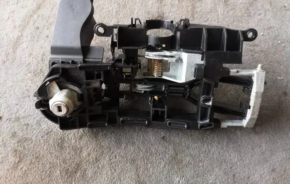 BMW 7 F01 F02 F03 F04 Front door exterior handle/bracket 15784200 7175725 7187225