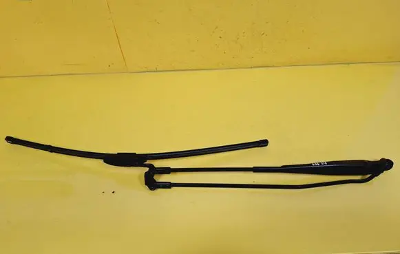 Peugeot 107 Front wiper blade arm 
