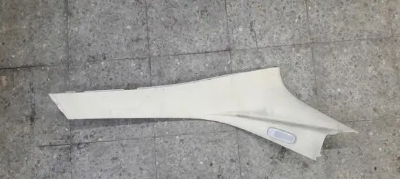 Mercedes-Benz E W124 Wiper trim A2126901025