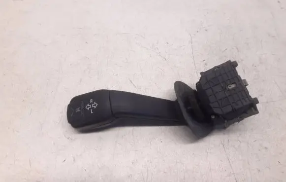 BMW 5 E39 Indicator stalk 8352172 01100410