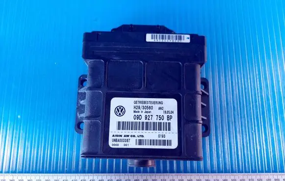 Volkswagen Touareg I Gearbox control unit/module 09D927750BP