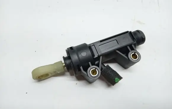 BMW 3 E90 E91 Clutch slave cylinder 6758822