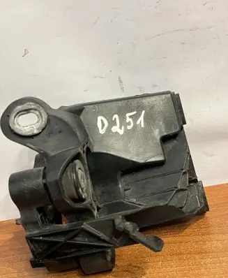 Mercedes-Benz CLS C218 X218 ABS pump bracket A2124300410 D251