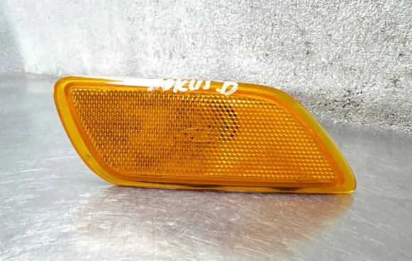 Ford Focus Front fender indicator light XS4115A456A