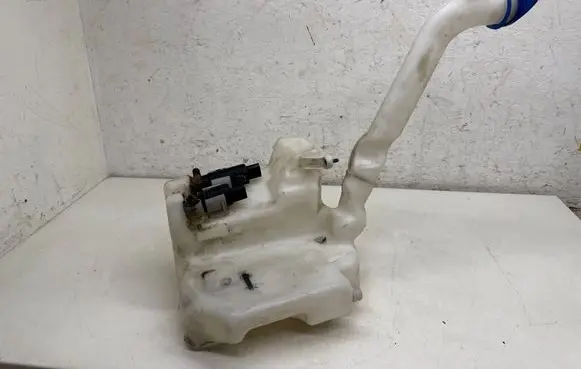 Volkswagen Polo IV 9N3 Windshield washer fluid reservoir/tank 6Q0955453S