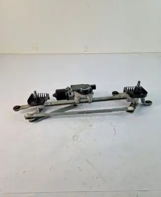 Isuzu D-Max Front wiper linkage and motor 0009C137A
