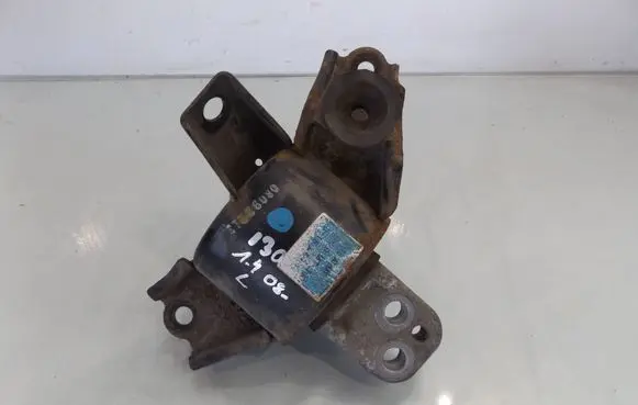 Hyundai i30 Gearbox mounting bracket
