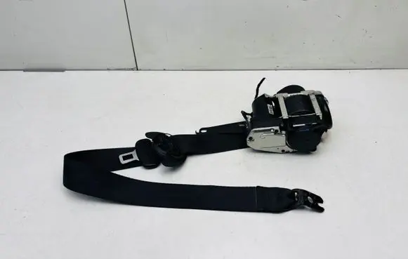 Skoda Superb B8 (3V) Front seatbelt 3V0857701C