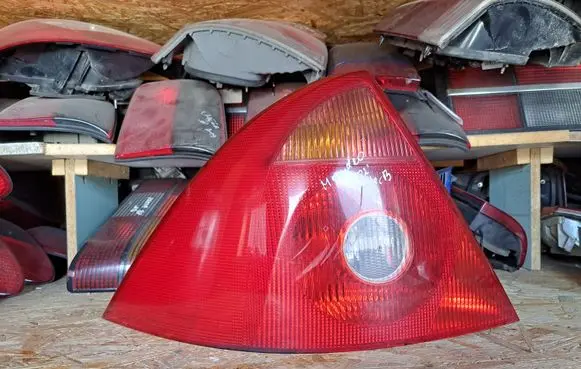 Ford Mondeo Mk III Rear/tail lights 1S7113404A 0374D