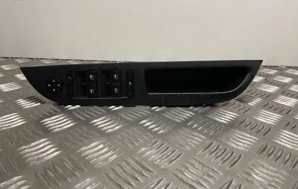 BMW 5 E60 E61 Electric window control switch 9122111