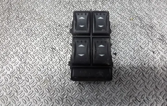 Ford Mondeo Mk III Electric window control switch 03163453