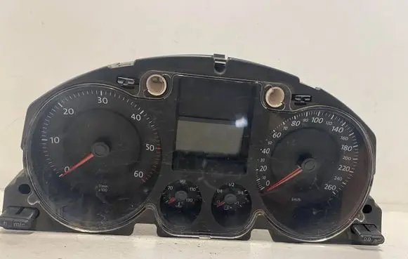 Volkswagen PASSAT B6 Speedometer (instrument cluster) 3C0920851M V00430