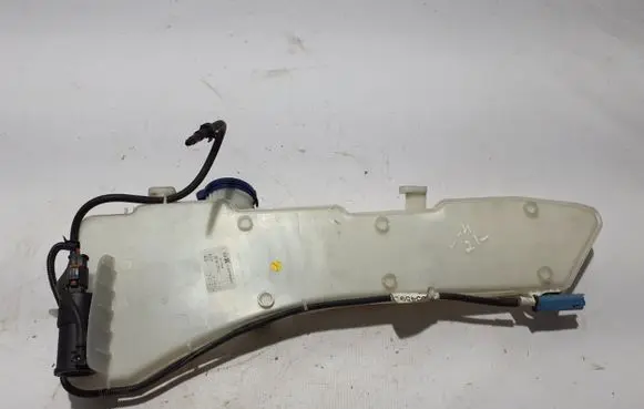 Citroen C4 III e-C4 Windshield washer fluid reservoir/tank 9833479180