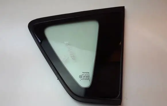 Toyota Corolla Verso AR10 Rear side window 07000787222
