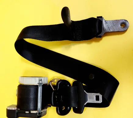 Ford Mondeo Mk III Front seatbelt 1S71F6129