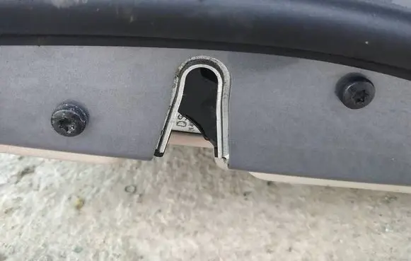 BMW 5 GT F07 Front door lock