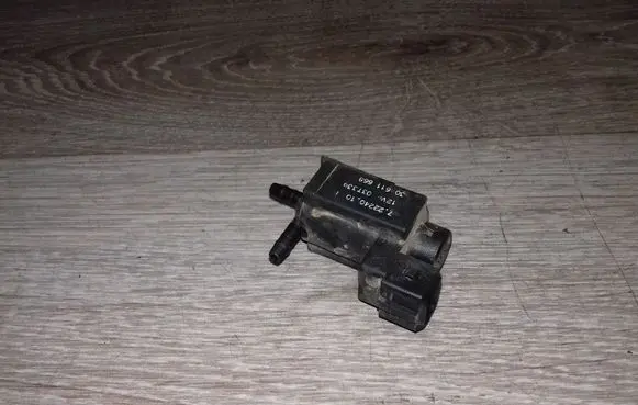 Volvo V70 Turbo solenoid valve 72224010 30611668 03T339