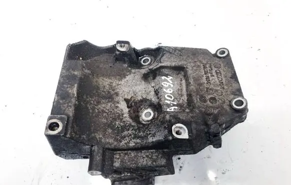 Skoda Superb B5 (3U) Engine mounting bracket 038260885C