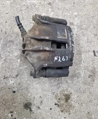 Peugeot 208 Front brake caliper Y01131 0204