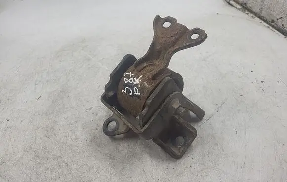 Mitsubishi Lancer X Engine mount bracket 