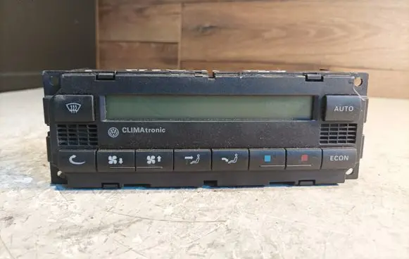 Volkswagen PASSAT B5.5 Climate control unit