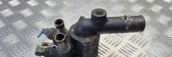 Toyota Avensis T220 Thermostat housing 9092505068