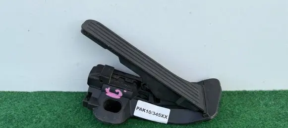 Volkswagen Golf V Accelerator throttle pedal 1K2721503AJ