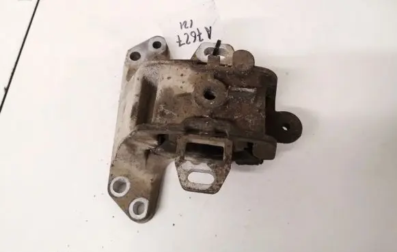 Citroen C5 Engine mount bracket