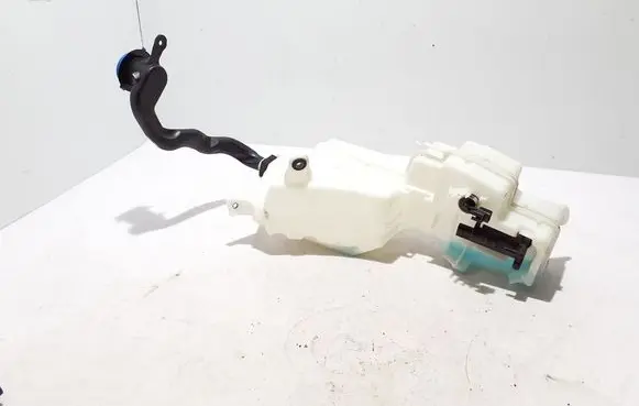Volvo S60 Windshield washer fluid reservoir/tank 32328303