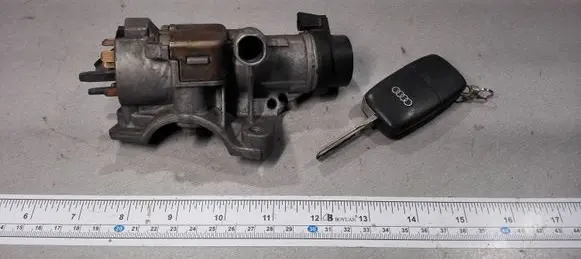 Audi A6 S6 C5 4B Ignition lock 4B0905851F